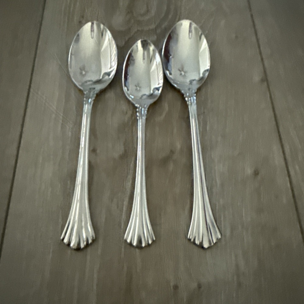 3 Reed & Barton 18/8 Stainless Flatware 1800 Teaspoons & Oval Place Spoons - Picture 2 of 5